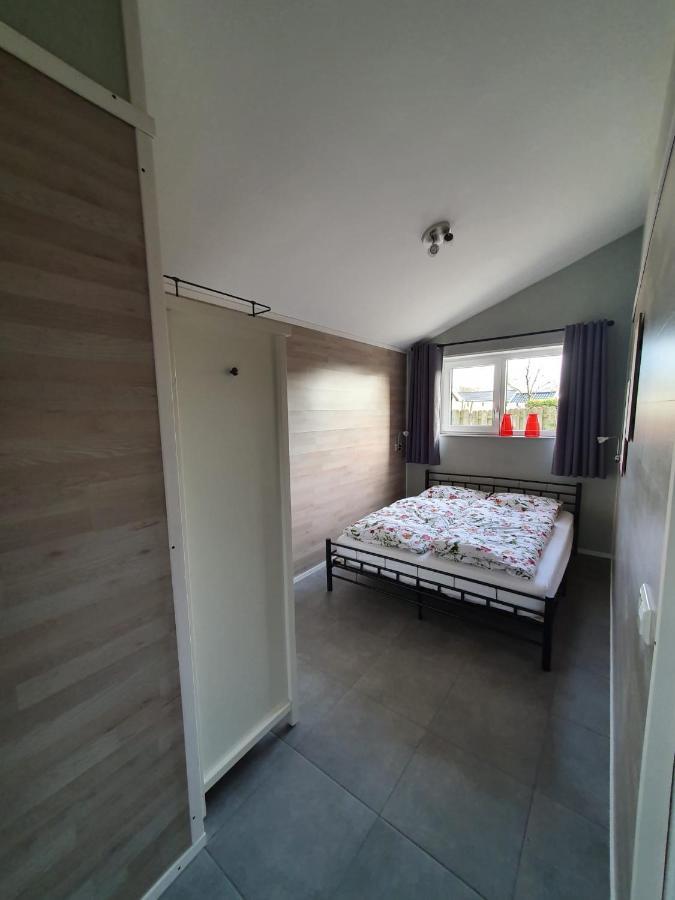 Dirkshorn Luxe Vakantiebungalow Met Omheinde Tuin Voor Hond En Kinderen מראה חיצוני תמונה