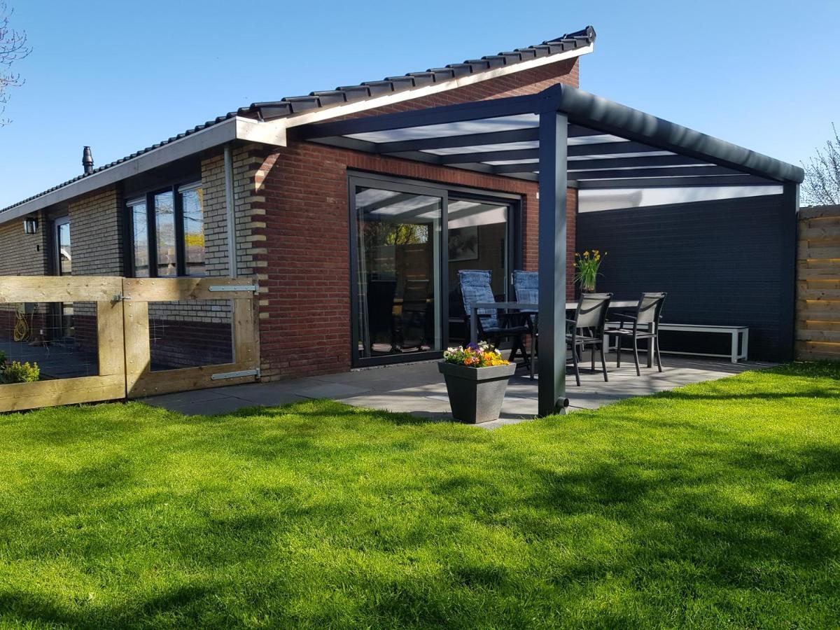 Dirkshorn Luxe Vakantiebungalow Met Omheinde Tuin Voor Hond En Kinderen מראה חיצוני תמונה