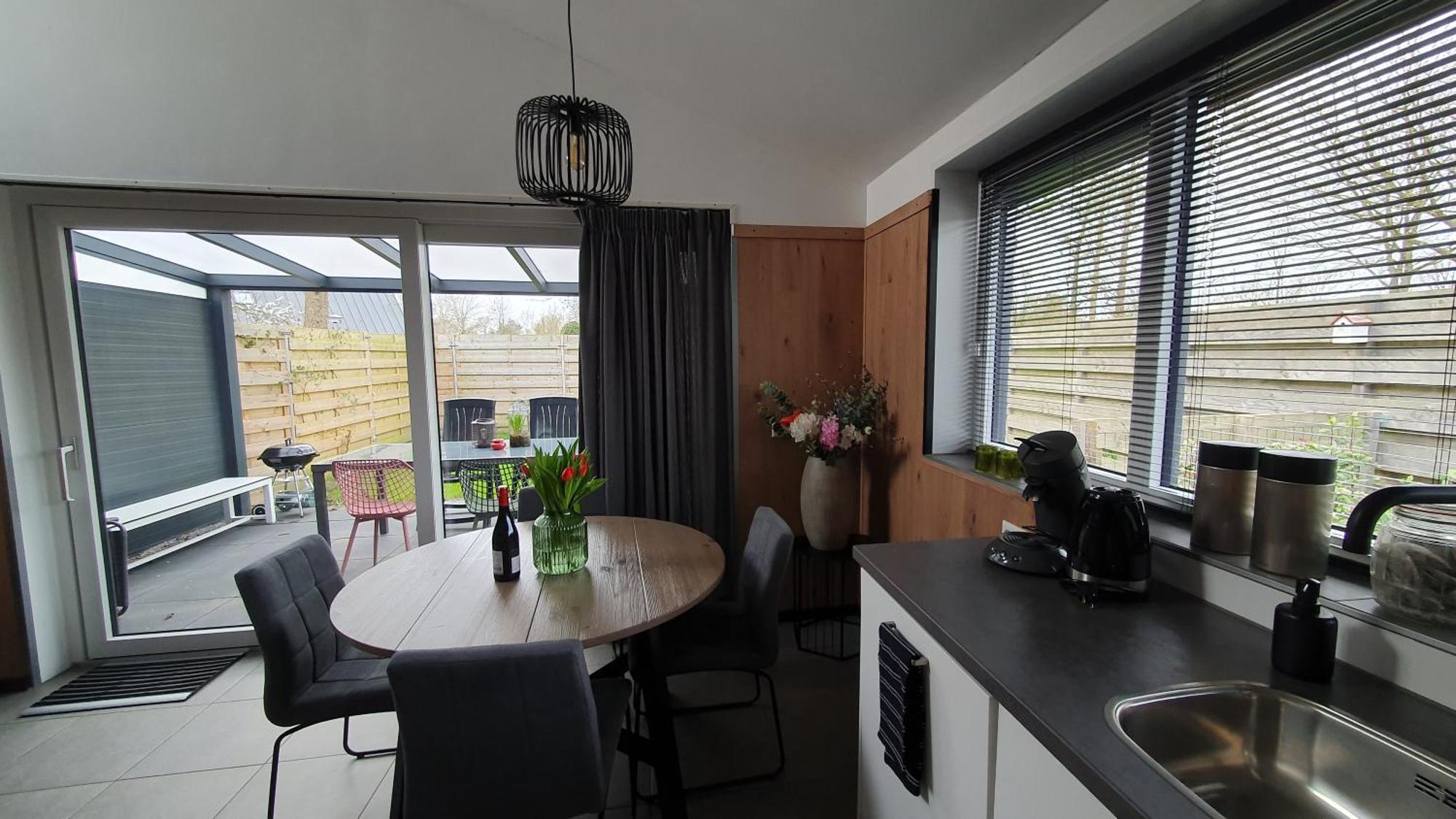 Dirkshorn Luxe Vakantiebungalow Met Omheinde Tuin Voor Hond En Kinderen מראה חיצוני תמונה